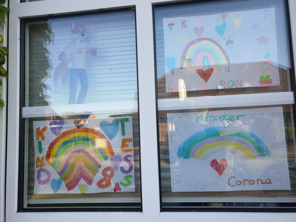 Kinder malen gegen Corona und danken den Helfern
