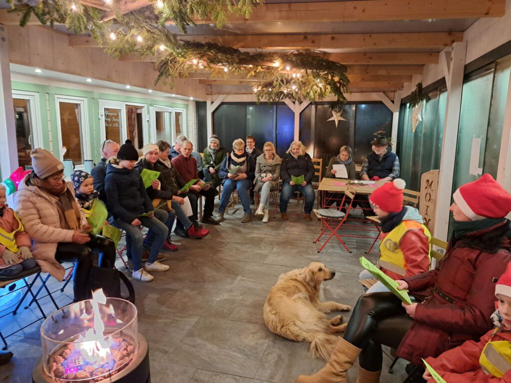 Der warme Wintergarten im Cafè "Wulkje" war Treffpunkt des lebendigen Adventskalenders