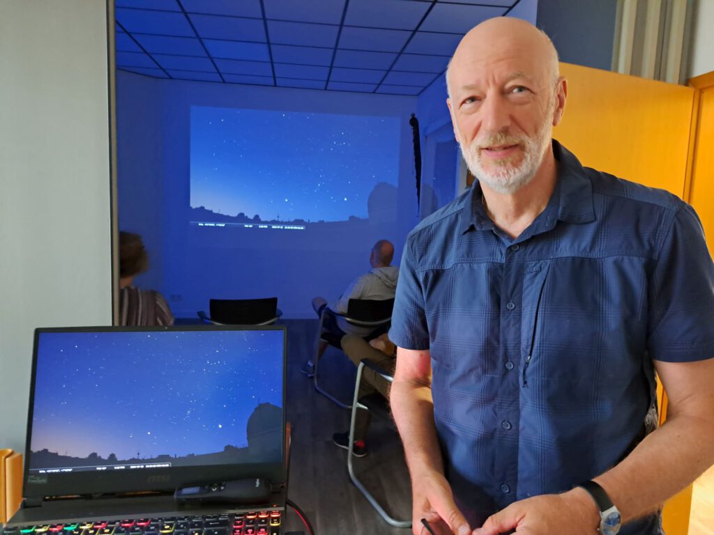 Dieter Ladwig präsentierte den ostfriesischen Sternenhimmel mit faszinierenden Bildern