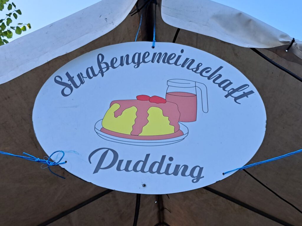 Die Straßengemeinschaft "Pudding" hat ihr eigenes Logo