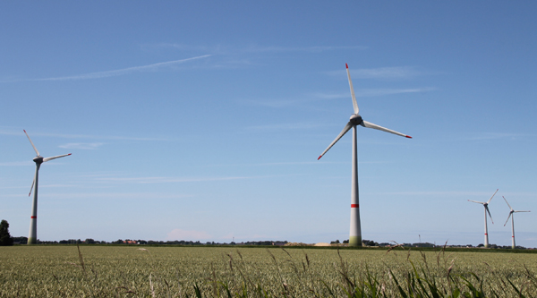Die 4 Mühlen des Windparks Neuharlingersiel / Werdum drehen sich seit 2014 fleißig