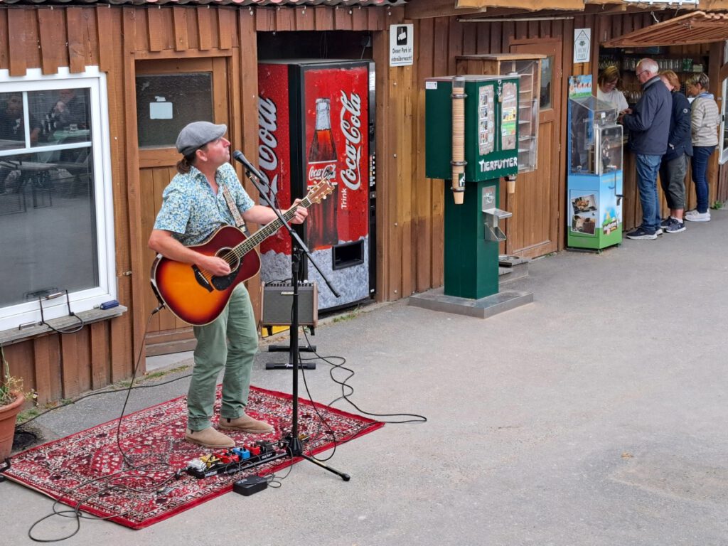 2 Stunden unterhielt der Musiker sein Publikum