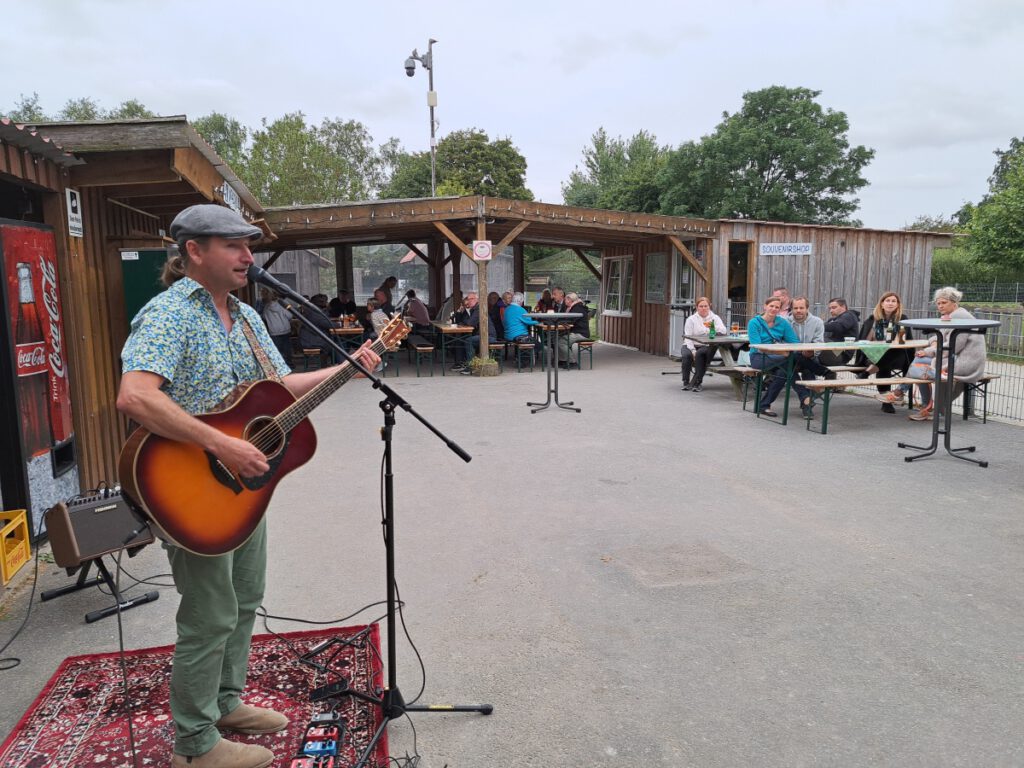 Helge Plavenieks trat im Haustierpark auf