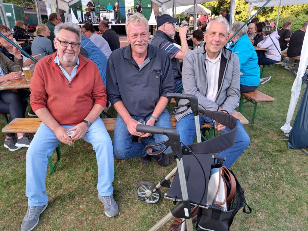 auch die Herren Vieth, Burmester und Weiler-Rodenbäck fühlten sich wohl beim Sommerfest