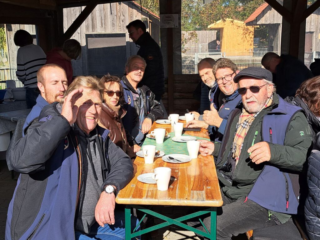 auch die Ochtersumer Oldtimerfreunde waren zum Herbstfest in den Park gekommen