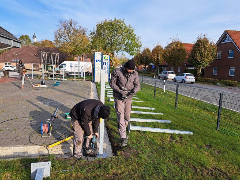 Zuerst wurden die Pfosten aufgedübelt