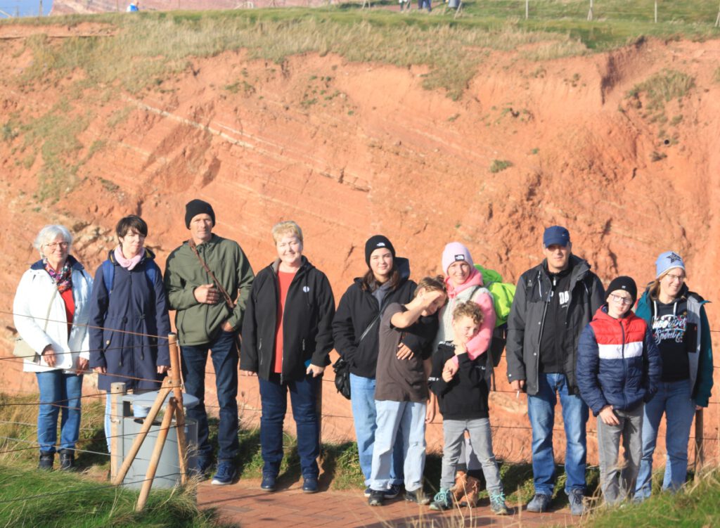 Der "Pudding" auf Helgoland. Die Familien Goldenstein, Sandmann, Ockenga, Johann Decker und Carola Klattenberg und Julia Uelsmann waren unterwegs