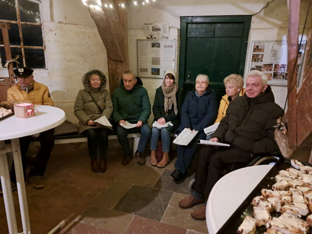 Sie hatten Platz genommen in der Mühle