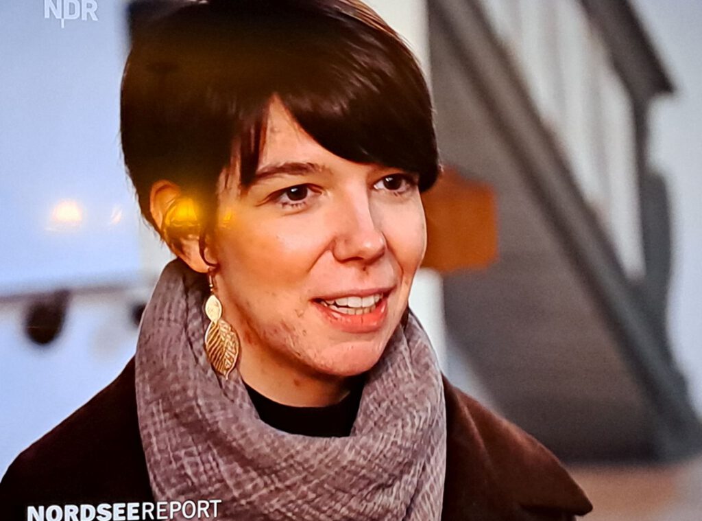 Werdums Pastorin Julia Uelsmann im "Nordseereport" des NDR